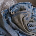 Photo stretching jeans